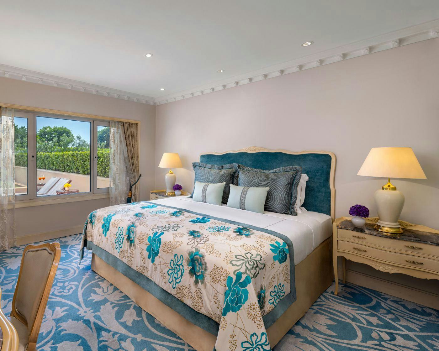 Garden Luxury Suite King Bed Pool View