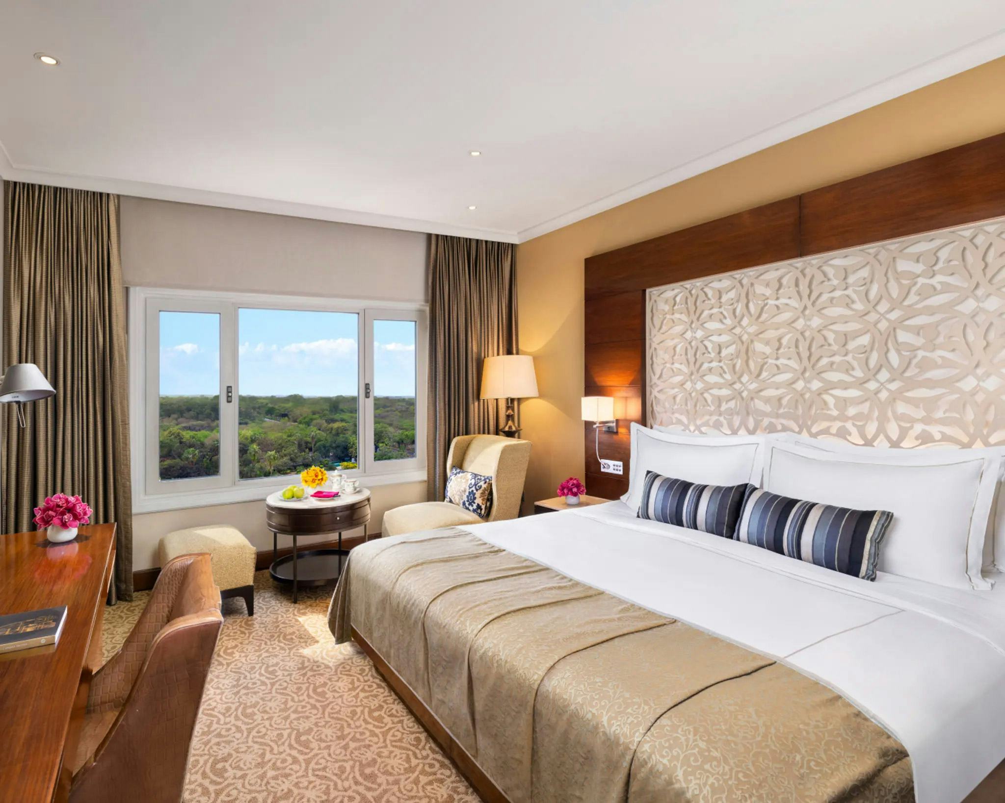 Luxury Room King Bed Diplomatic Enclave View