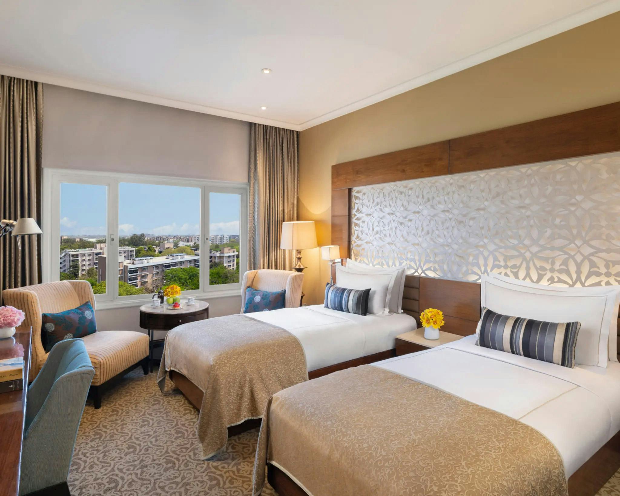 Luxury Room Twin Bed Diplomatic Enclave View