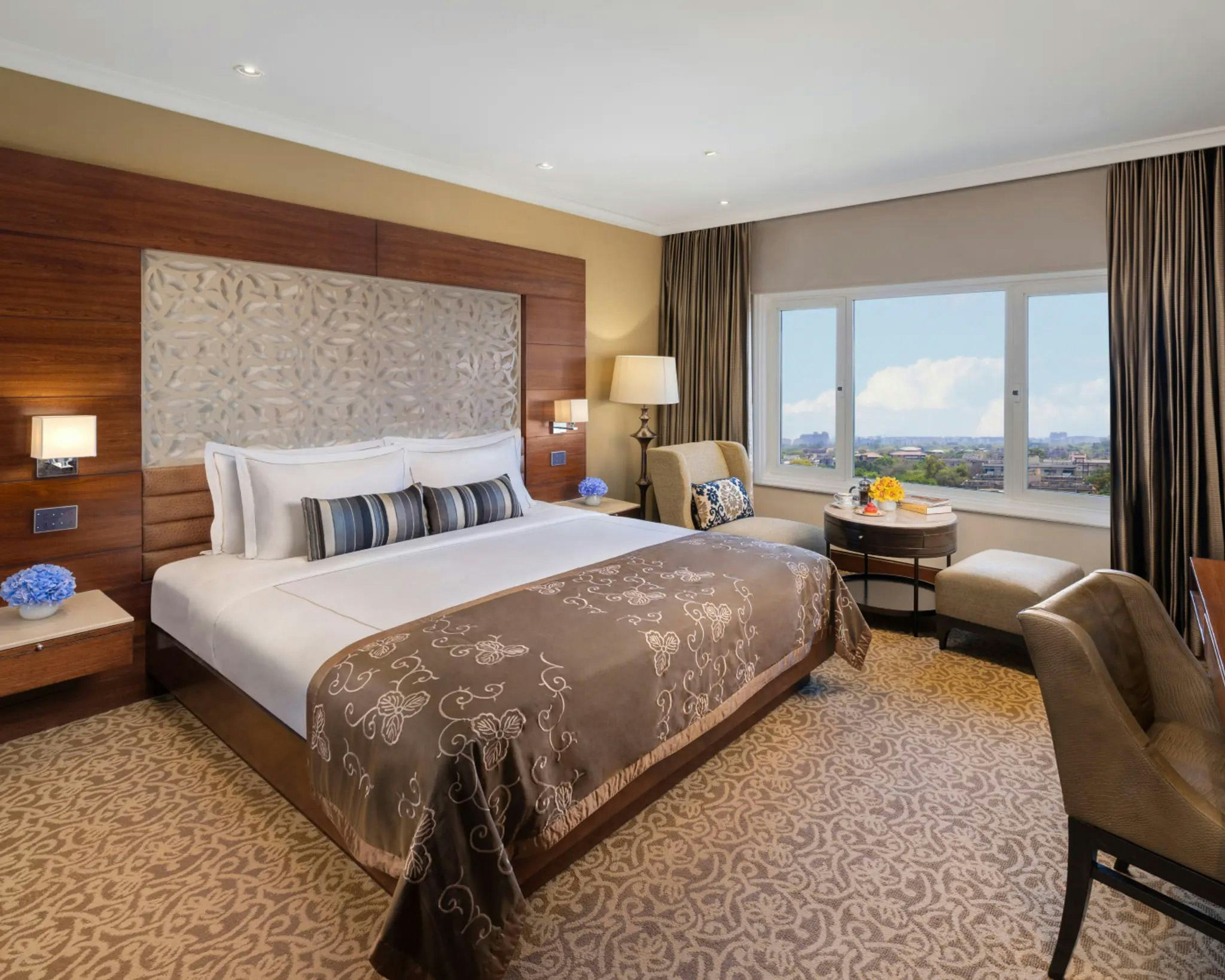 Taj Club Room King Bed Diplomatic Enclave View