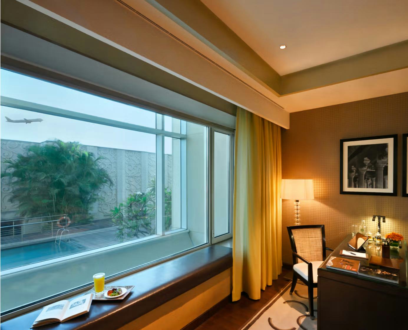 LUXURY ROOM POOL VIEW