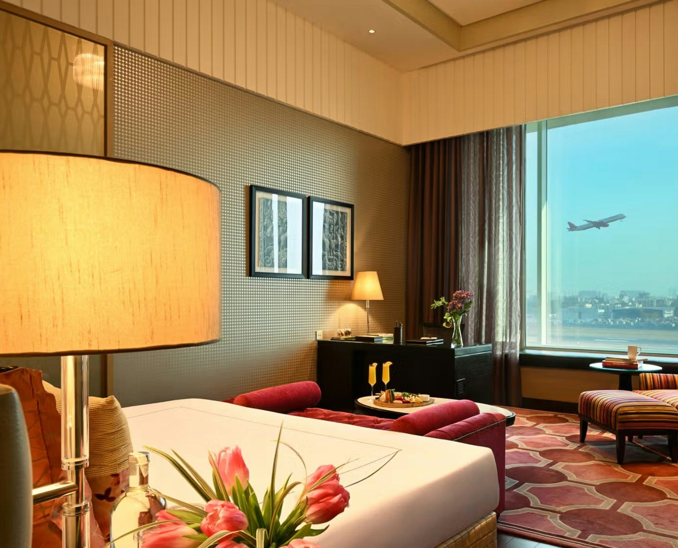 TAJ CLUB ROOM RUNWAY VIEW