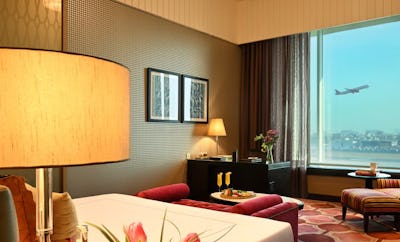 TAJ CLUB ROOM RUNWAY VIEW