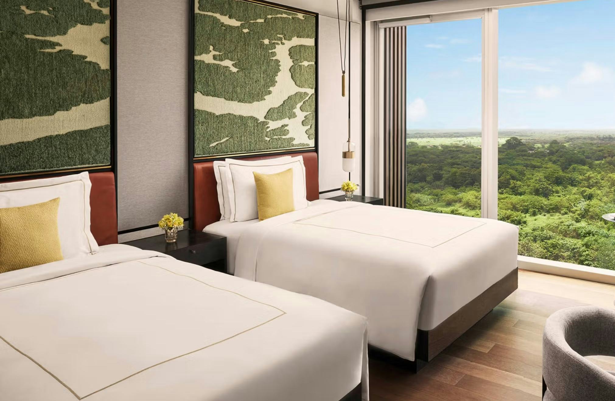 taj-the-trees-mumbai-luxury-room-with-twin-bed_11877