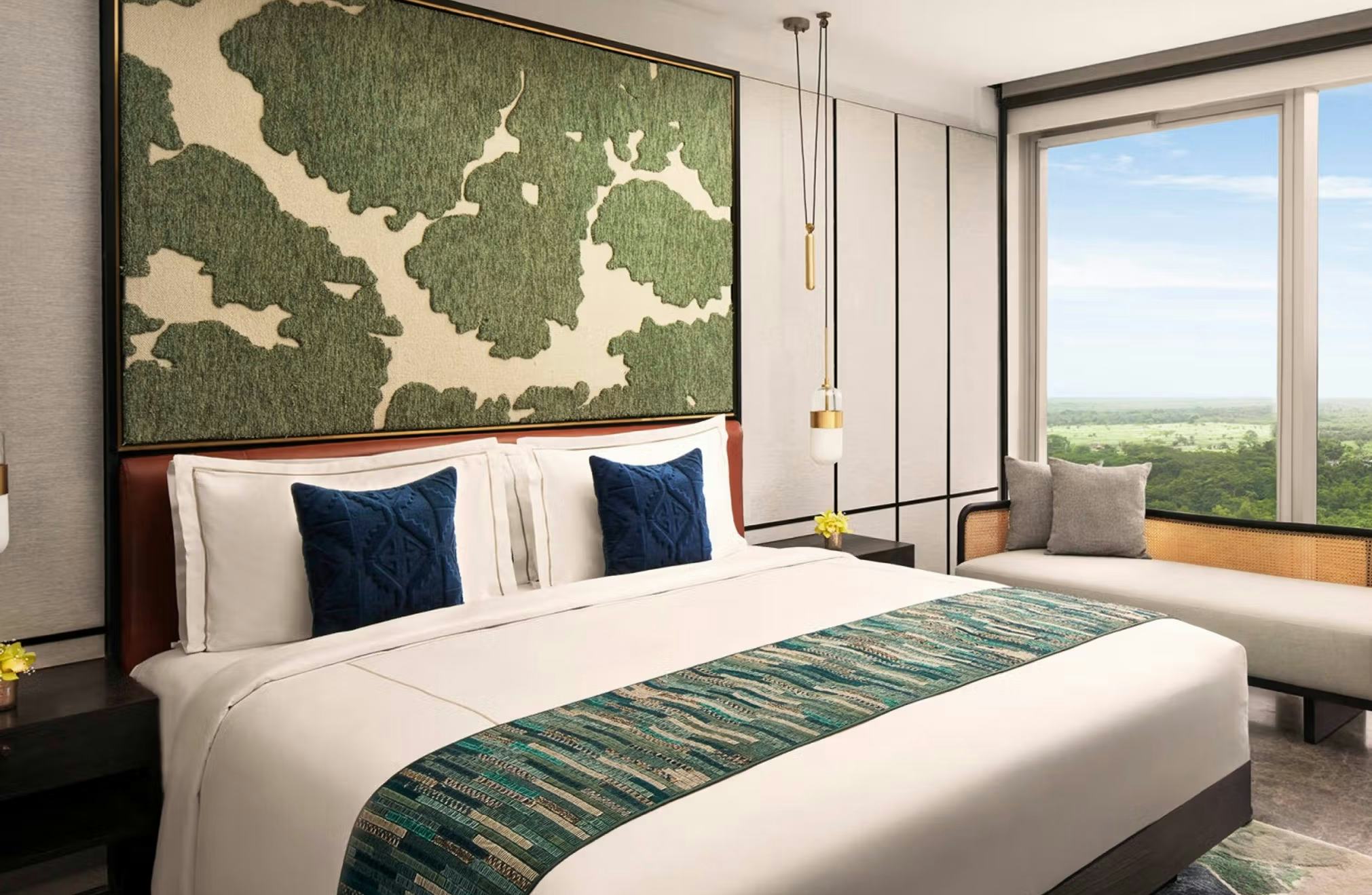 taj-the-trees-mumbai-taj-club-room-king-bed_11877