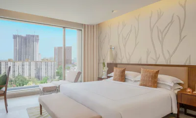 LUXURY SUITE POOL VIEW