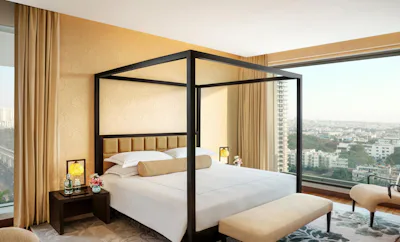 PRESIDENTIAL SUITE POOL VIEW