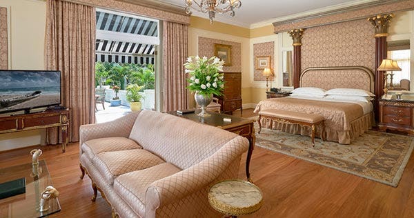 terra-nova-all-suite-hotel-signature-luxury-suite_9491