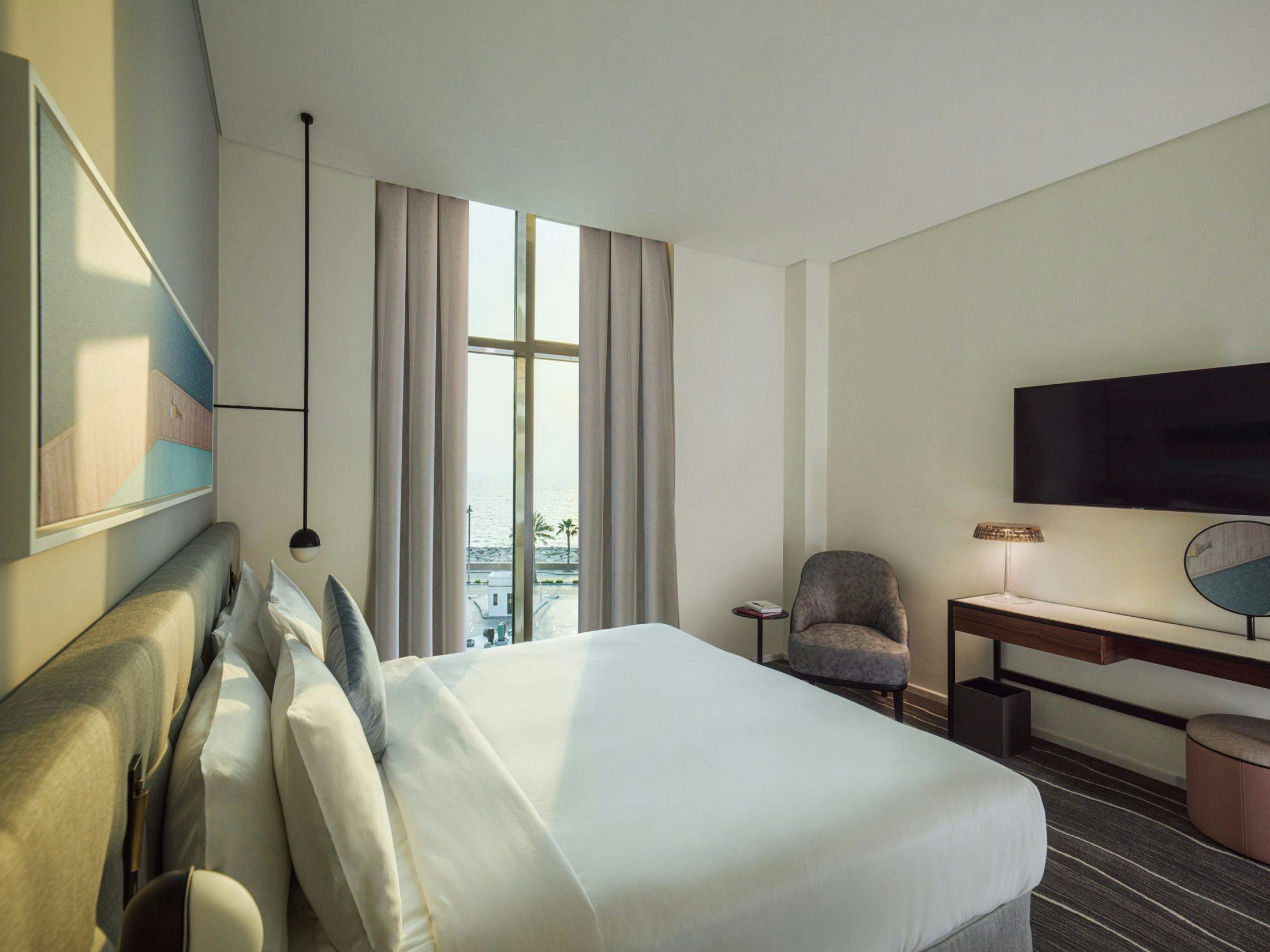 Deluxe King Room with Kitchenette