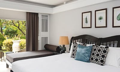 DELUXE TERRACE GARDEN ACCESS