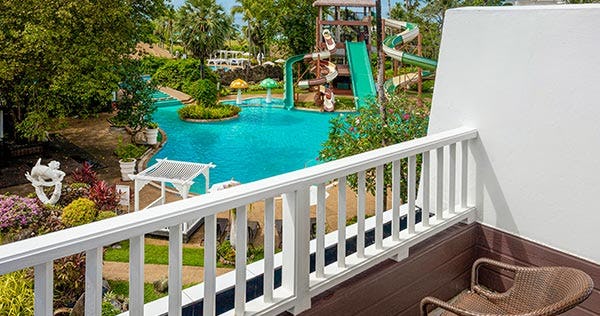 thavor-palm-beach-resort-deluxe-terrace-pool-view-02_6383