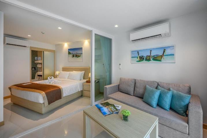 One Bedroom Suite Pool Access