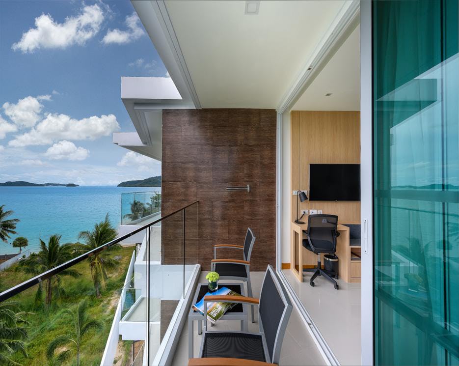 One Bedroom Suite With Partial Seaview