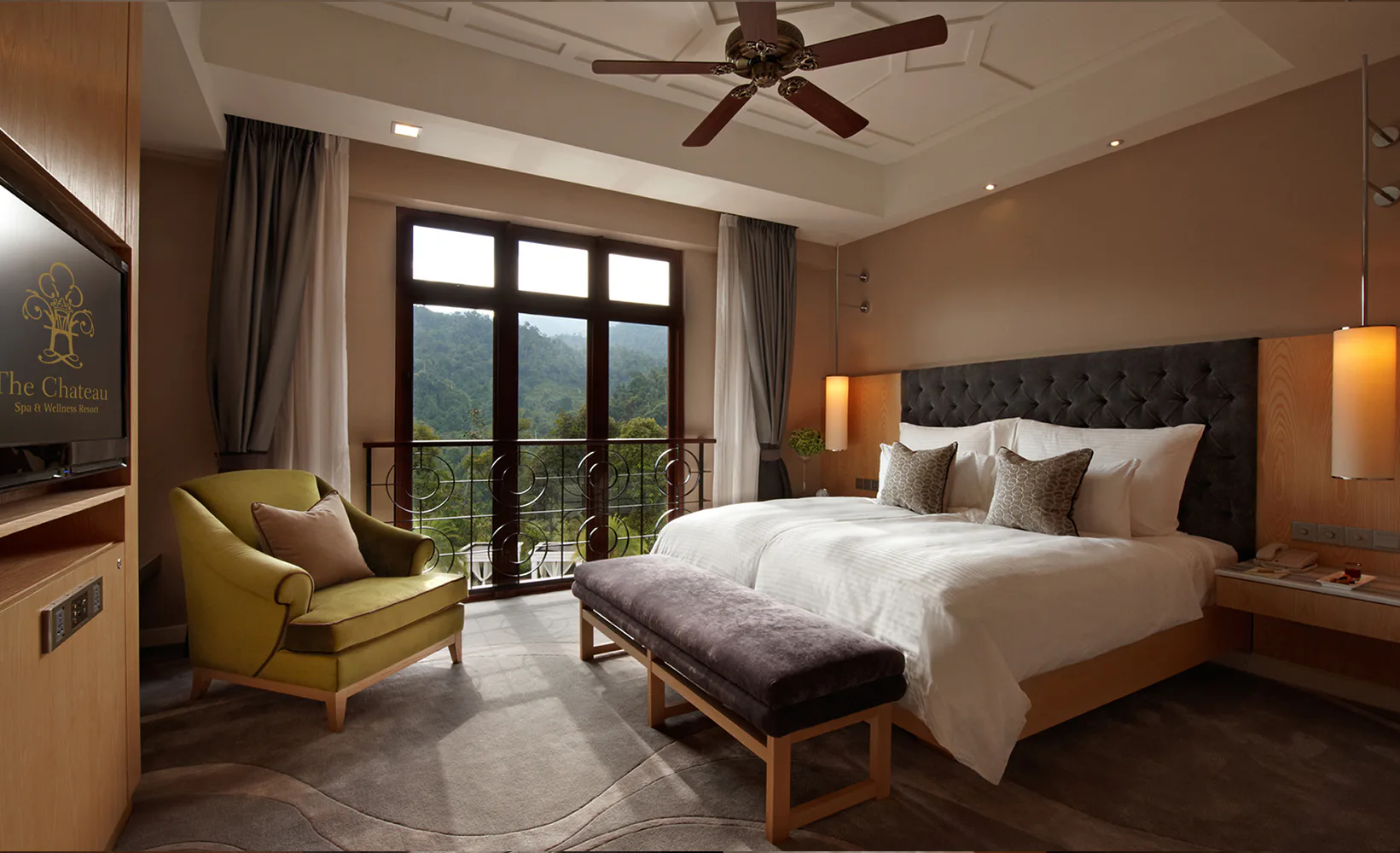 the-chateau-spa-and-wellness-resort-malaysia-premier-room-01_13723