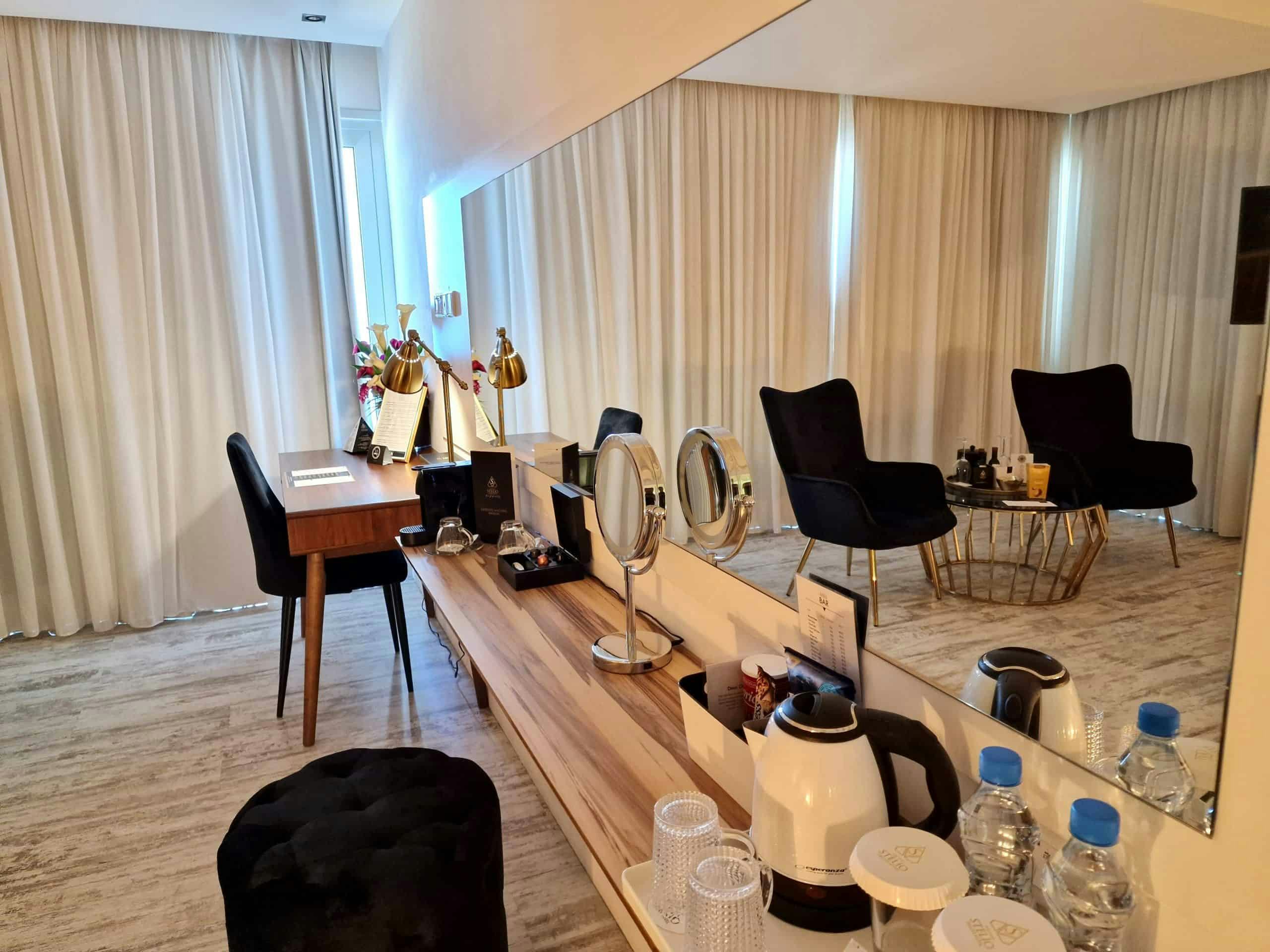 Junior Executive Suite with Front Sea View and Balcony