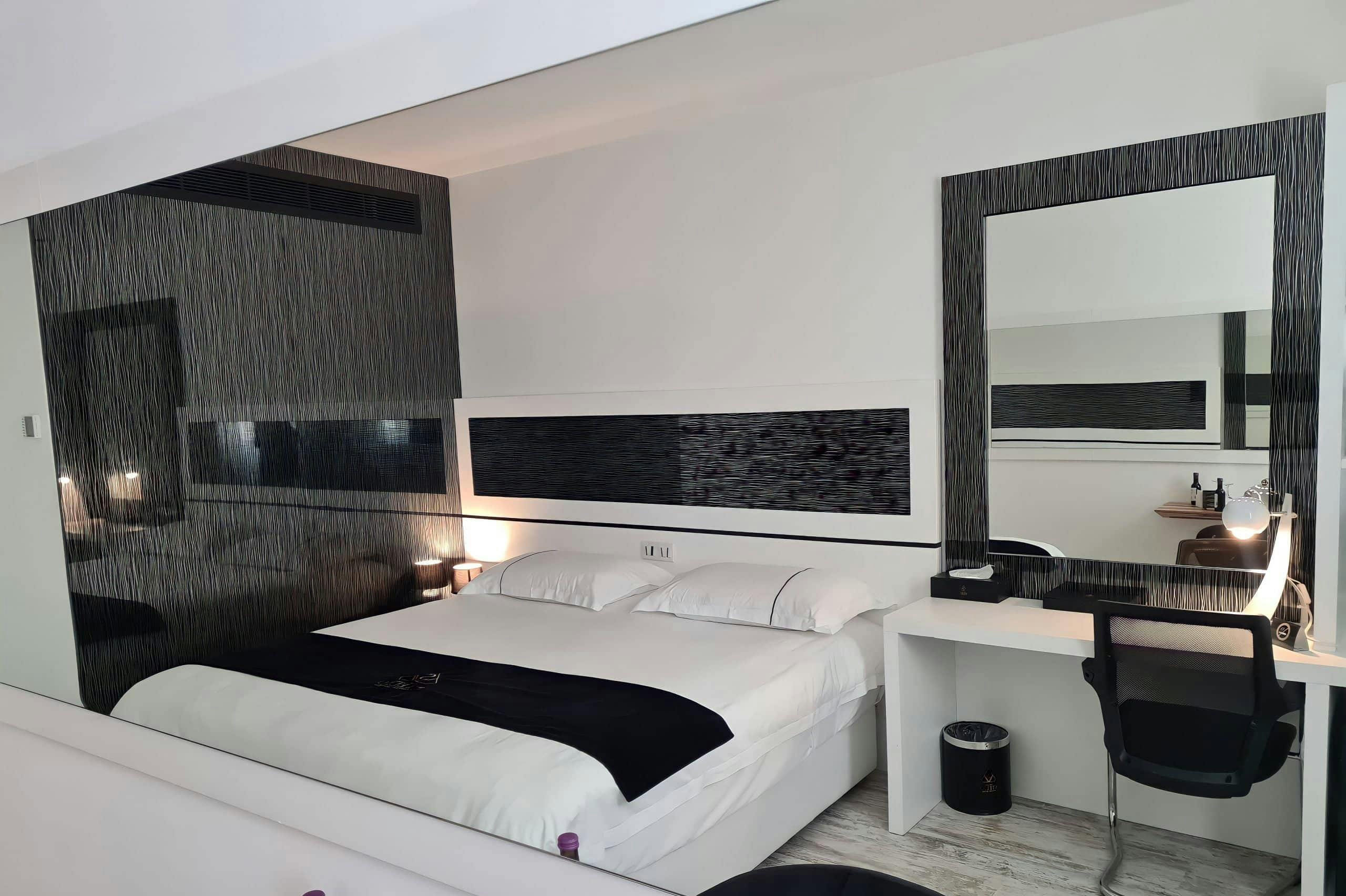 Standard Double/Twin Room with Inland View – No Balcony