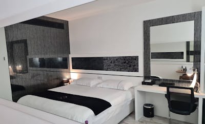 Standard Double/Twin Room with Inland View – No Balcony