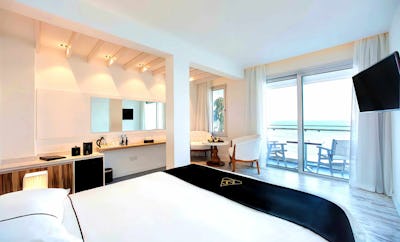 Superior Double/Twin Room with Front Sea View and Balcony