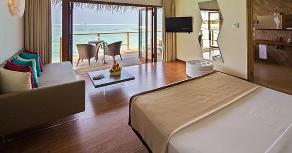 the-cocoon-collection-maldives-lagoon-suite-02_12281