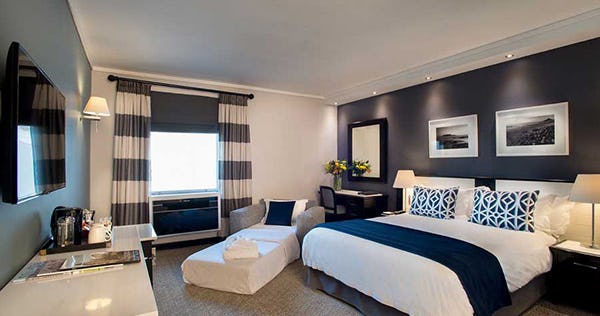 the-commodore-cape-town-family-twin-or-queen-room-01_876
