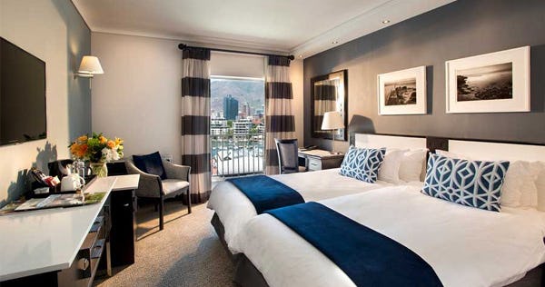 the-commodore-cape-town-standard-twin-or-queen-room_876