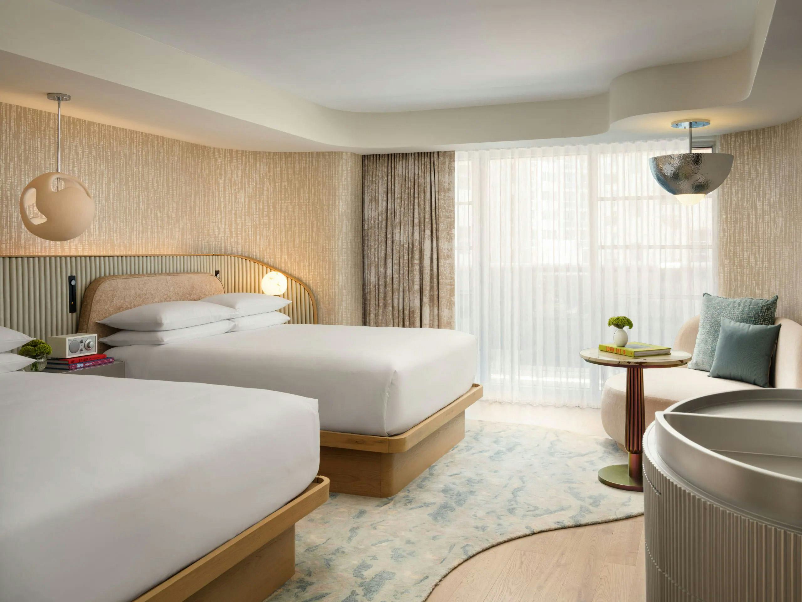 2 Queen Beds Ocean View Balcony