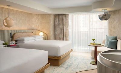 2 Queen Beds Ocean View Balcony