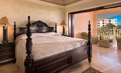 One Bedroom Deluxe Suite with Rooftop Pool