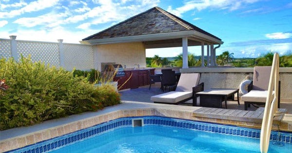 the-crane-resort-one-bedroom-deluxe-suite-with-roof-top-pool-02_6297