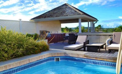 One Bedroom Deluxe Suite with Rooftop Pool