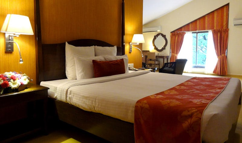 the-crown-goa-junior-suite_1457