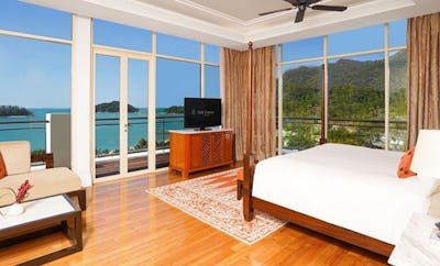 Grand Corner Duchess Sea View