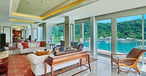 the-danna-langkawi-marina-bay-4-suite-with-private-pool-03_2803