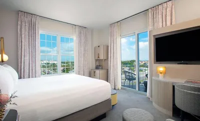 Deluxe Balcony King or Queen