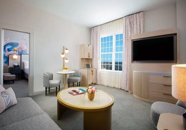 Deluxe One Bedroom King Suite