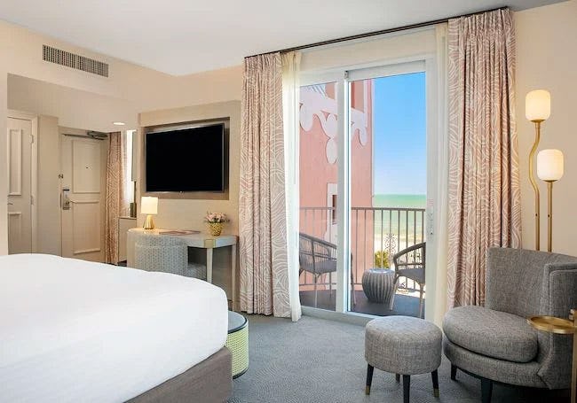 Grand Gulf View King with Balcony