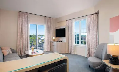 One Bedroom Bayside Balcony Suite