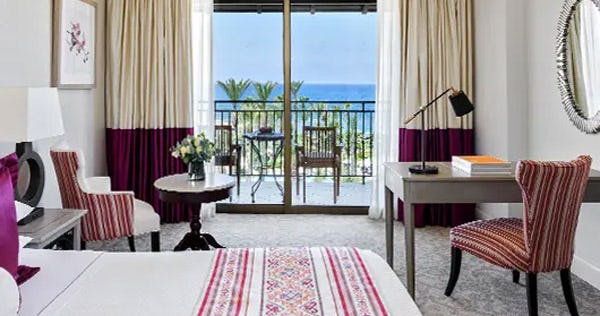 DELUXE BEDROOM – SEA VIEW