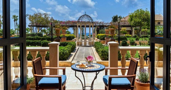 FAMILY CYPRIAN MAISONETTES WITH ROYAL GARDEN VIEW