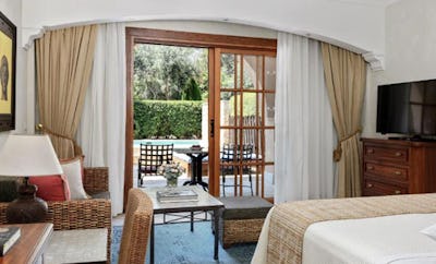 ROYAL GARDEN STUDIOS WITH PRIVATE POOL