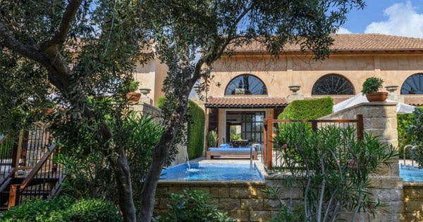 ROYAL GARDEN VILLAS WITH PRIVATE POOL