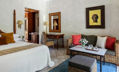 ROYAL STUDIOS WITH GARDEN VIEW