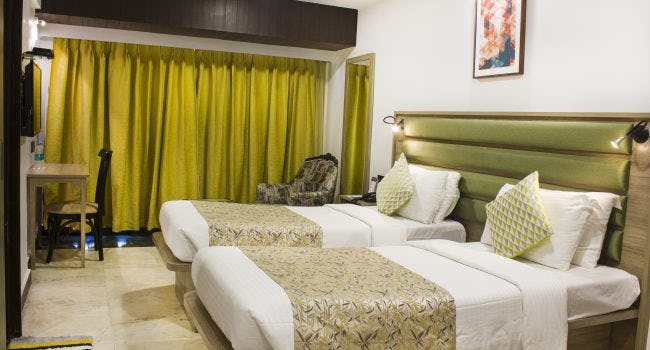 the-emerald-hotel-and-executive-apatment-mumbai-1-bedroom-suite-01_2034