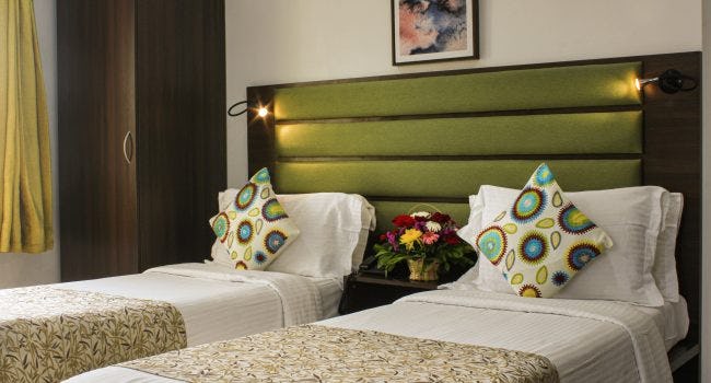 the-emerald-hotel-and-executive-apatment-mumbai-superior-room-01_2034