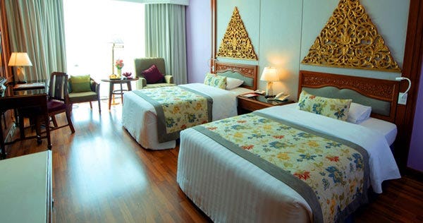 the-empress-chiang-mai-hotel-executive-room-01_8730