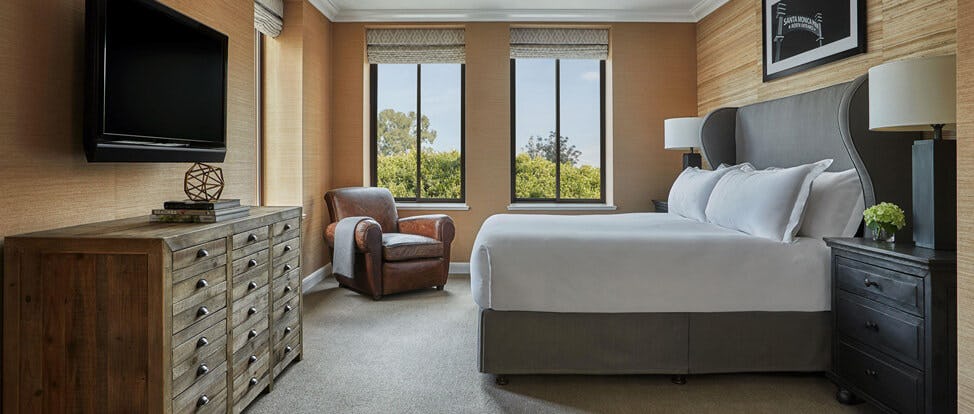 Palisades King Suite