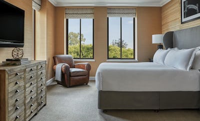 Palisades King Suite