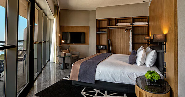 the-first-collection-business-bay-dubai-executive-suite-01_12392