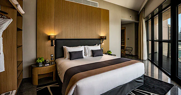 the-first-collection-business-bay-dubai-executive-suite-02_12392