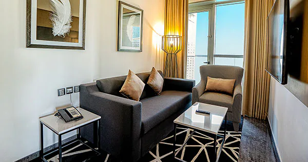 the-first-collection-business-bay-dubai-executive-suite-03_12392